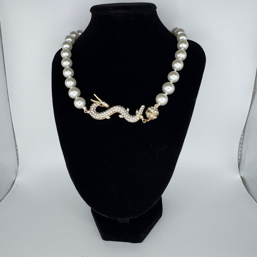 Elegant Pearl Necklace with Gold Rhinestone Dragon Accent